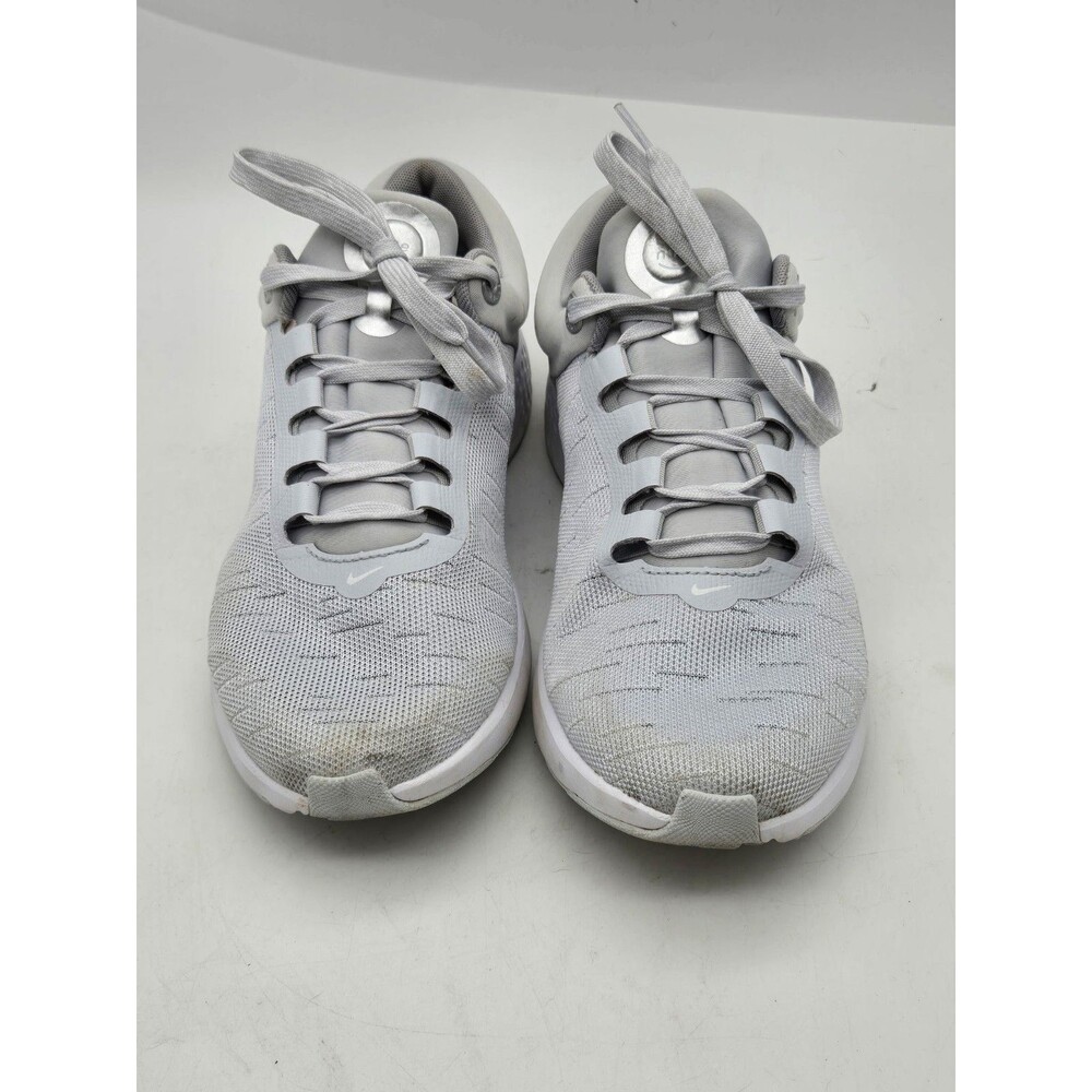 Size 9- Nike Renew
